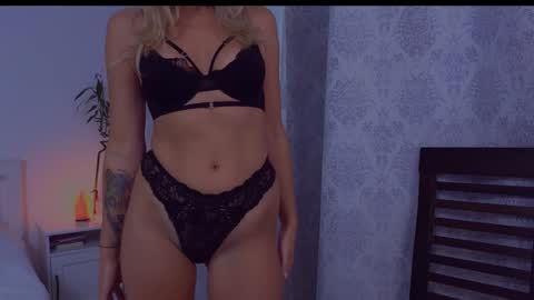 Snapshot of purevibrations chatting on September 12, 4:07 pm Isabelle online show from September 12, 4:07 pm