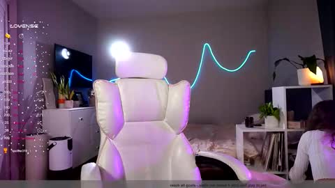 Snapshot of purple_baby chatting on November 21, 1:54 pm Sasha wait you here 6 of November. will celebrate my B- day online show from November 21, 1:54 pm