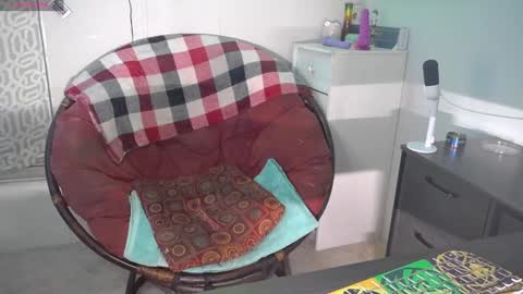 Snapshot of purplekushmama21 chatting on January 19, 12:17 pm Lil Kush online show from January 19, 12:17 pm