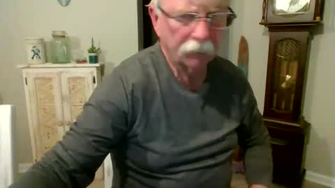 Snapshot of purpleshroom chatting on January 24, 4:37 am purpleshroom online show from January 24, 4:37 am