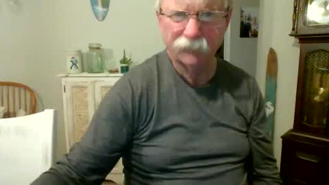 Snapshot of purpleshroom chatting on January 25, 5:07 am purpleshroom online show from January 25, 5:07 am