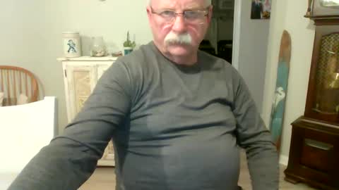 Snapshot of purpleshroom chatting on February 20, 4:50 am purpleshroom online show from February 20, 4:50 am