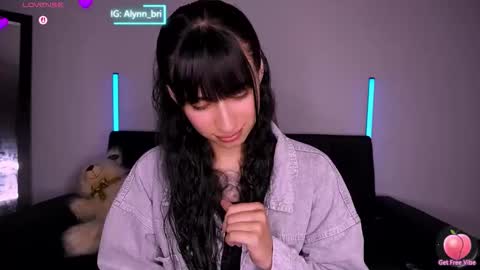 Alynn online show from February 28, 2:01 am