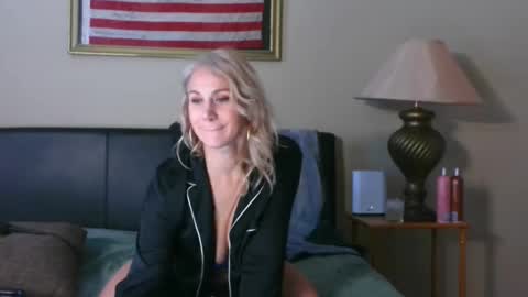 Snapshot of pussy_kat1985 chatting on November 28, 5:26 pm PussyKAT online show from November 28, 5:26 pm