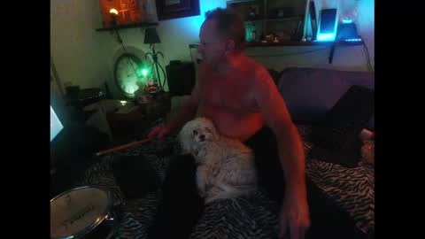 Snapshot of pussyeat2please chatting on December 10, 11:11 am Rick online show from December 10, 11:11 am