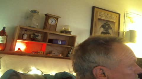 Snapshot of pussyeat2please chatting on February 8, 1:33 pm Rick online show from February 8, 1:33 pm