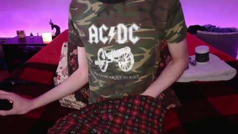 Snapshot of pussylover2182 chatting on February 7, 5:41 am pussylover2182 online show from February 7, 5:41 am