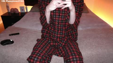 Snapshot of pussylover2182 chatting on October 2, 3:13 am pussylover2182 online show from October 2, 3:13 am