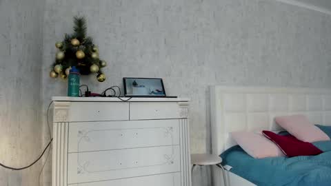 Snapshot of pussysweet9 chatting on December 24, 6:44 am Love online show from December 24, 6:44 am
