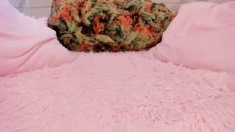 Snapshot of pvssi_ chatting on December 16, 7:10 pm Sophy online show from December 16, 7:10 pm