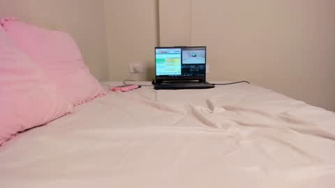 Snapshot of pvssi_ chatting on January 13, 11:06 pm Sophy online show from January 13, 11:06 pm