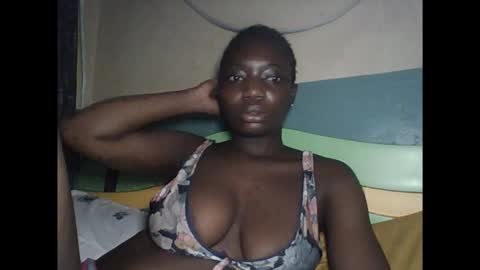 Snapshot of pweedy_ora chatting on October 10, 2:27 pm ora online show from October 10, 2:27 pm