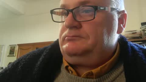 pytongru70 online show from December 31, 7:20 am