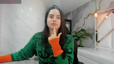 Qetsyah online show from April 8, 1:11 pm