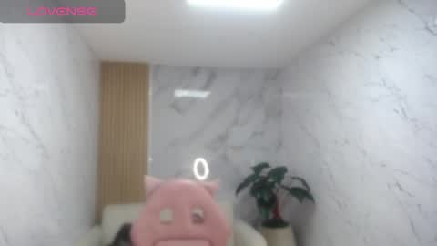 Qetsyah online show from May 26, 1:51 pm