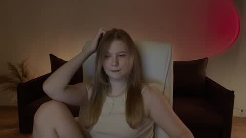 Snapshot of qt_nymph chatting on February 2, 9:45 pm Ariel online show from February 2, 9:45 pm