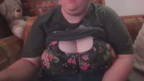 Br4tty Bunny online show from March 2, 9:10 pm