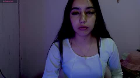 Snapshot of quee_tiana chatting on September 10, 4:23 am your princess online show from September 10, 4:23 am