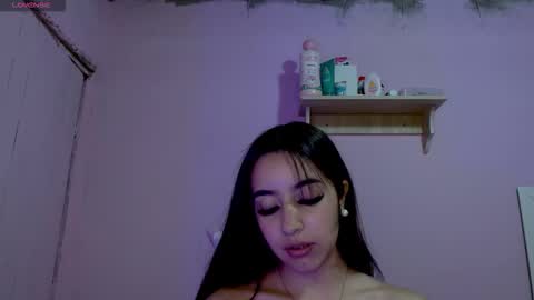 Snapshot of quee_tiana chatting on September 12, 4:01 am your princess online show from September 12, 4:01 am