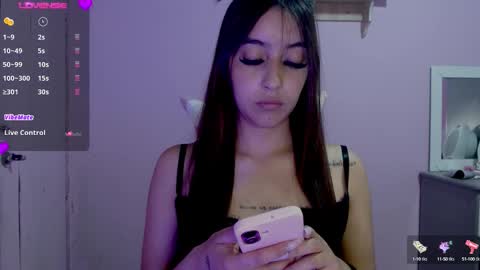 Snapshot of quee_tiana chatting on September 18, 4:03 am your princess online show from September 18, 4:03 am