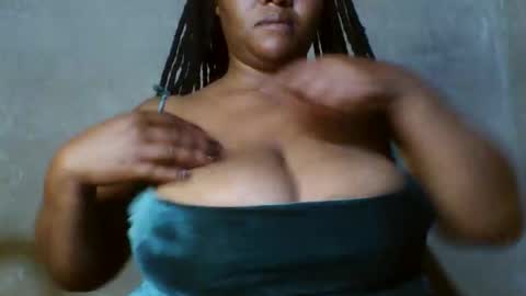 queen2302 online show from April 2, 1:14 am