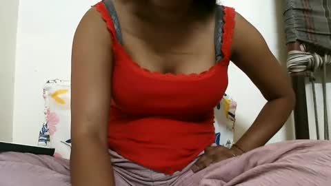Snapshot of queen_642 chatting on April 22, 2:36 am queen_642 online show from April 22, 2:36 am