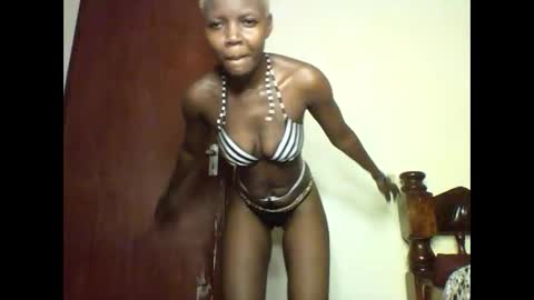 Snapshot of queen_abito chatting on January 4, 8:28 am queen_abito online show from January 4, 8:28 am