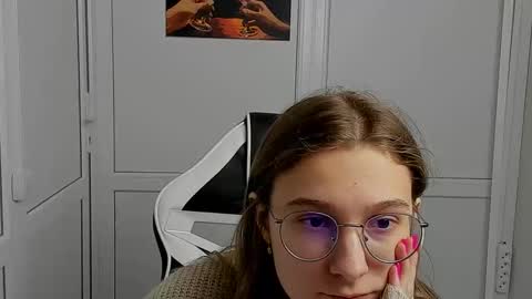 Amelie online show from April 4, 7:17 am