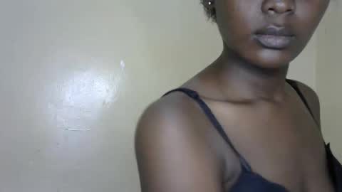 Snapshot of queen_banice chatting on November 6, 9:37 pm queen_banice online show from November 6, 9:37 pm