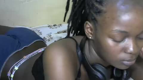 Snapshot of queen_banice chatting on November 15, 8:49 pm queen_banice online show from November 15, 8:49 pm