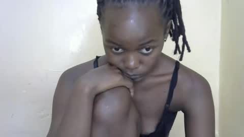 Snapshot of queen_banice chatting on November 16, 9:37 am queen_banice online show from November 16, 9:37 am
