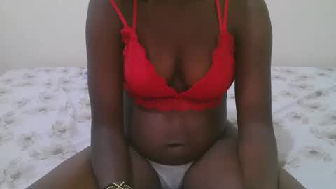 Snapshot of queen_cakee chatting on March 2, 3:52 am queen_cakee online show from March 2, 3:52 am