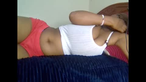Snapshot of queen_doli chatting on May 27, 9:45 pm queen_doli online show from May 27, 9:45 pm