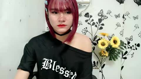 Snapshot of queen_elicktra chatting on December 23, 1:45 pm JOY online show from December 23, 1:45 pm