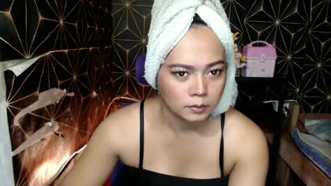 Snapshot of queen_ennah chatting on January 7, 8:13 am queen_ennah online show from January 7, 8:13 am