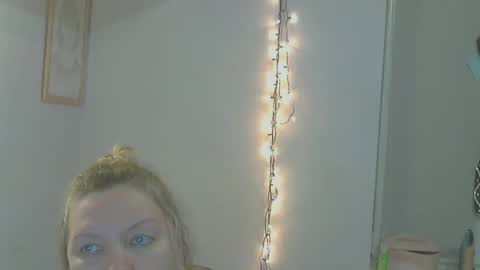 queen_jane8 online show from December 26, 9:37 pm