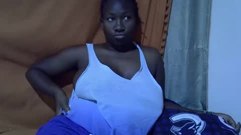 Snapshot of queen_jazmine chatting on February 7, 6:22 pm queen_jazmine online show from February 7, 6:22 pm