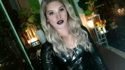 Kendal  online here from 6am-3pm philippine time online show from January 14, 2:33 pm