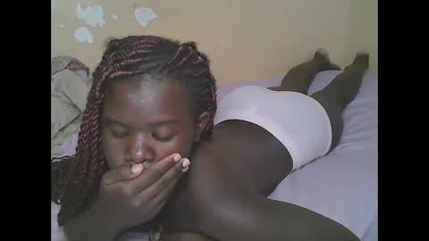 queen_latasha online show from March 13, 5:03 am