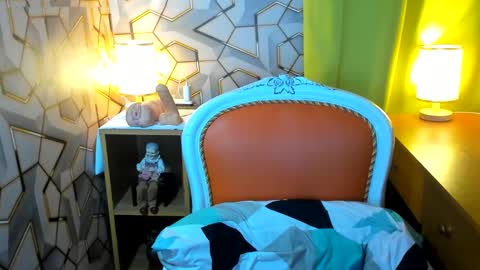 Snapshot of queen_lexie chatting on December 6, 9:57 pm queen_lexie online show from December 6, 9:57 pm
