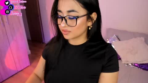 Snapshot of queen_liana chatting on January 10, 5:26 am Liana online show from January 10, 5:26 am