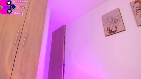 Snapshot of queen_liana chatting on March 12, 8:19 am Liana online show from March 12, 8:19 am