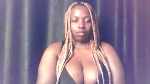 QUEEN online show from May 7, 4:29 am