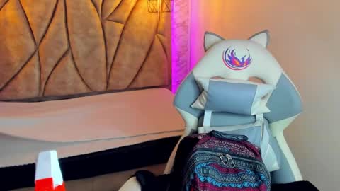   online show from January 18, 12:26 pm