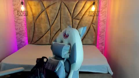   online show from January 29, 11:30 am