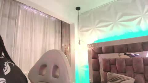   online show from May 31, 12:12 pm