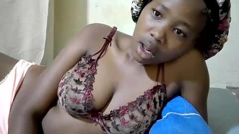 queen_slender online show from July 25, 4:10 am
