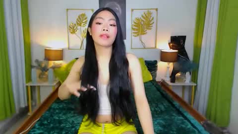 Snapshot of queenathena2005 chatting on September 26, 11:03 am Athena online show from September 26, 11:03 am