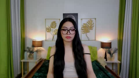 Snapshot of queenathena2005 chatting on October 7, 11:07 am Athena online show from October 7, 11:07 am