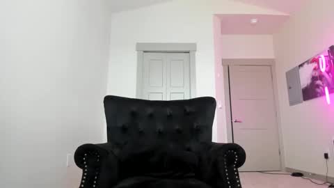 Queen Blaire online show from January 7, 7:59 pm